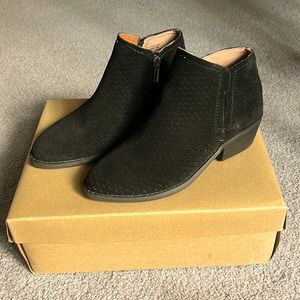 Lucky Brand Black Fabiana Suede Booties Size 5.5 Women